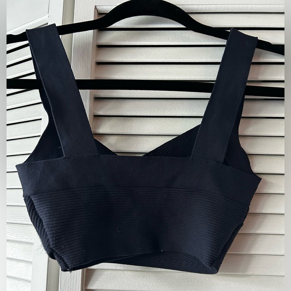 Aritzia - Babaton Collection Crop Top - Picture 2 of 3